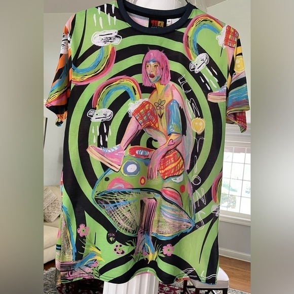 Teen Hearts clothing. Women’s Multi color, color full graphic design Tee shirt - Picture 1 of 3